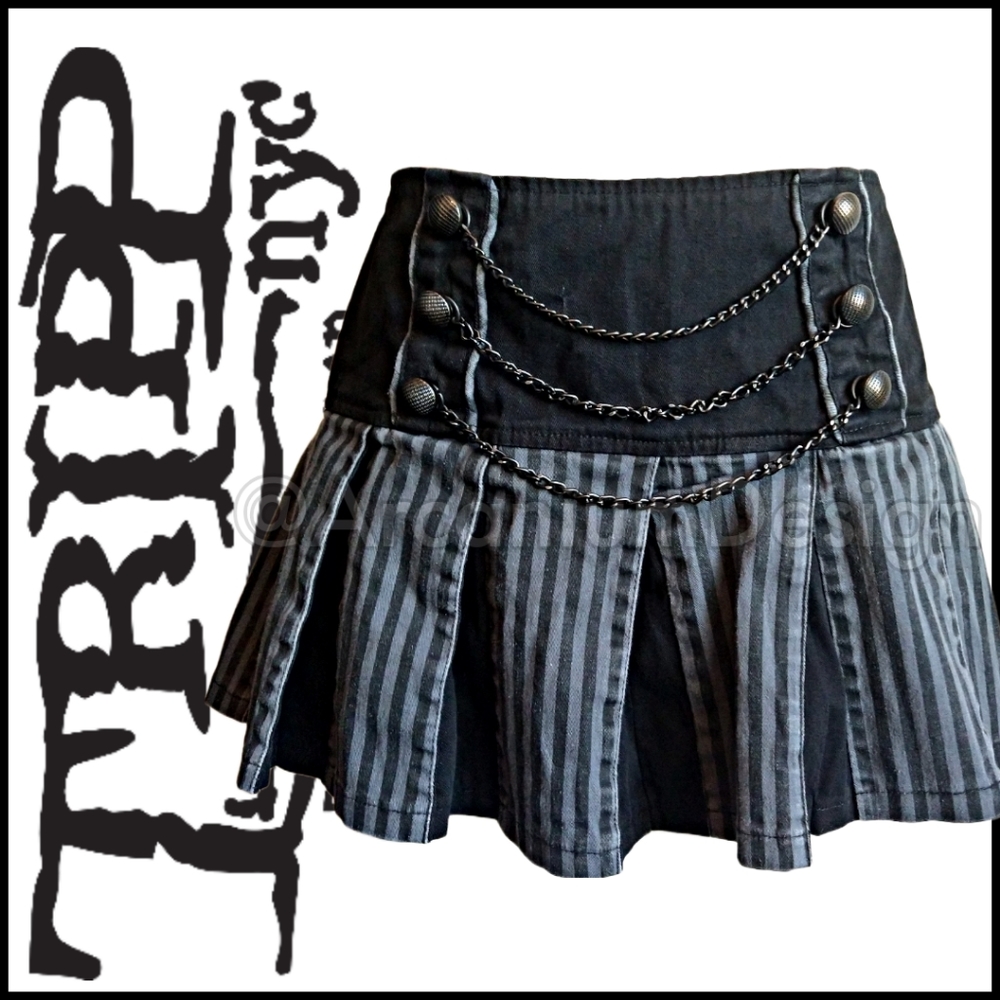Tripp mall Goth gothic dark academia punk chains witchy pleated Emo mini gift id